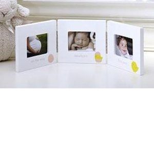 Red Envelope Baby Growth Picture Frame Set